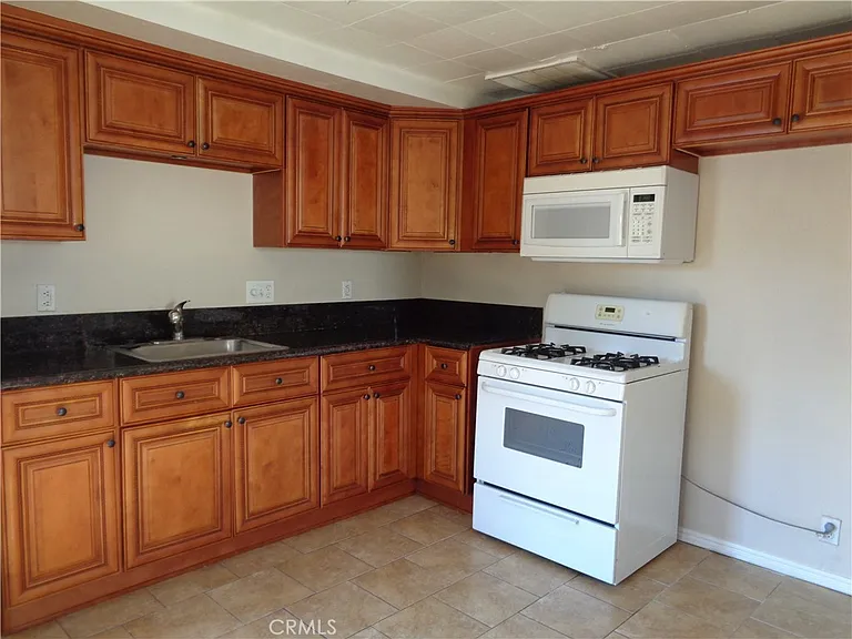 1011 Florida St — Photo 5