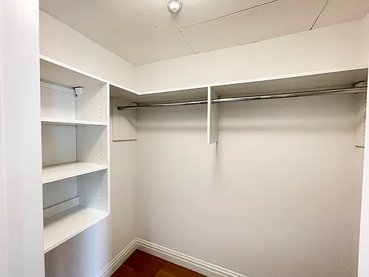 Rented by SERHANT. | media 32