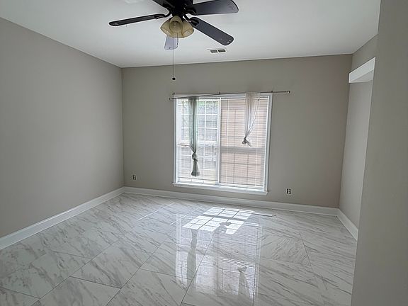 4th image of 455 Roland Manor Dr