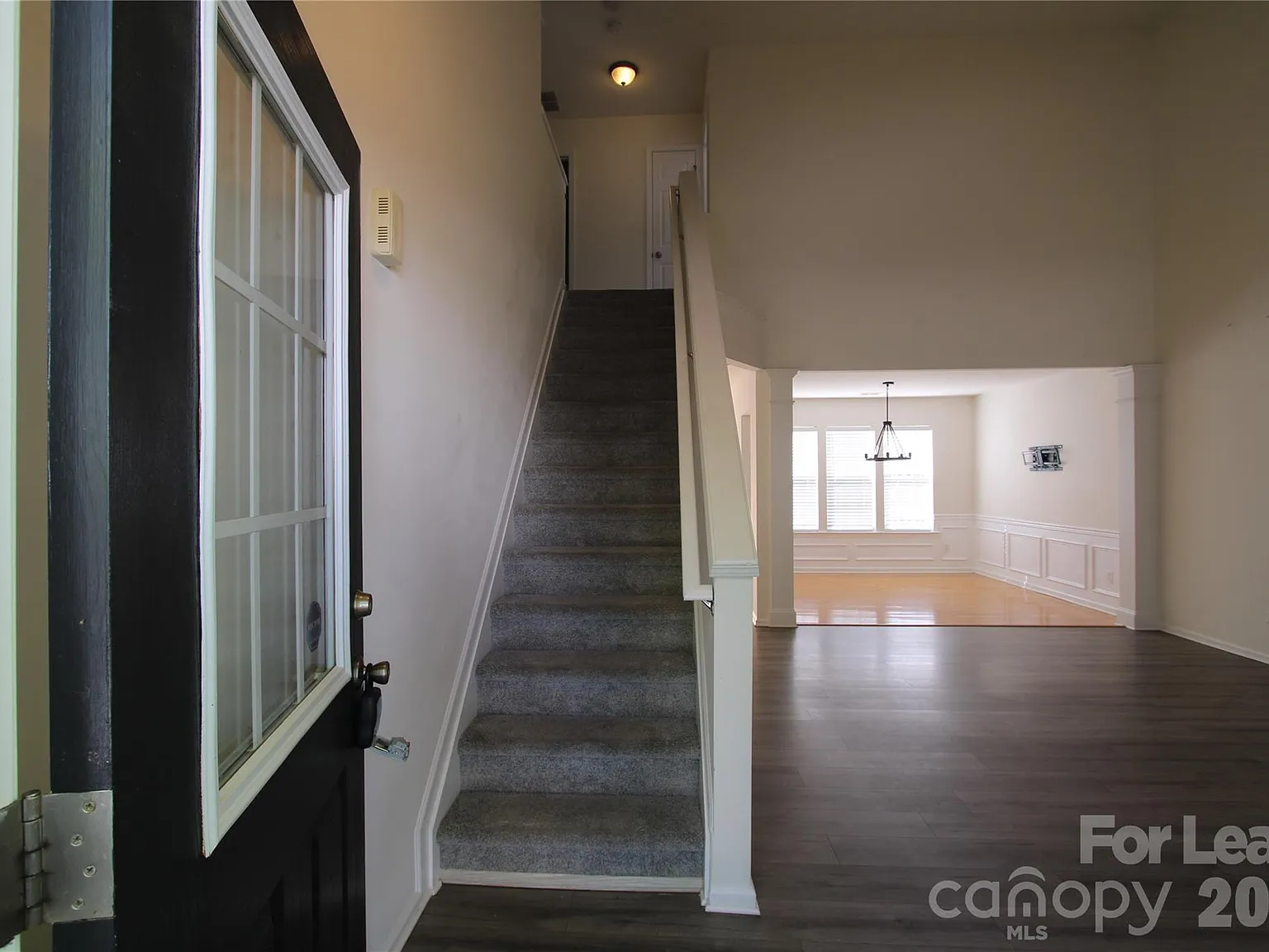 3 bed, 2.5 bath, 1495 sqft, $1,975 — Photo 4