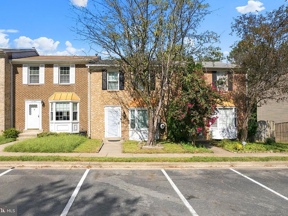 1st image of 1066 Travis Ln