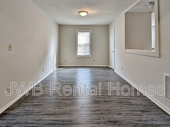 5th image of 2054 Broadway Ave #1