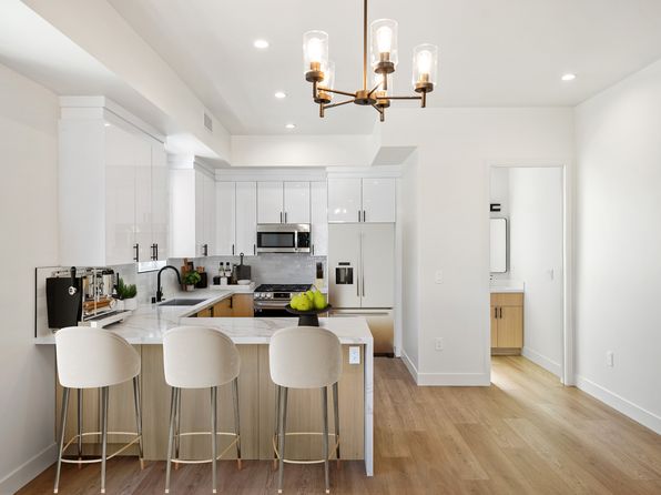 5846 Kester Ave #1/2