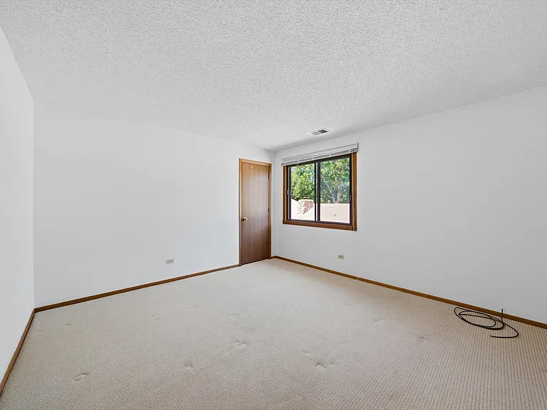 19444 Wolf Rd #4 — Photo 10