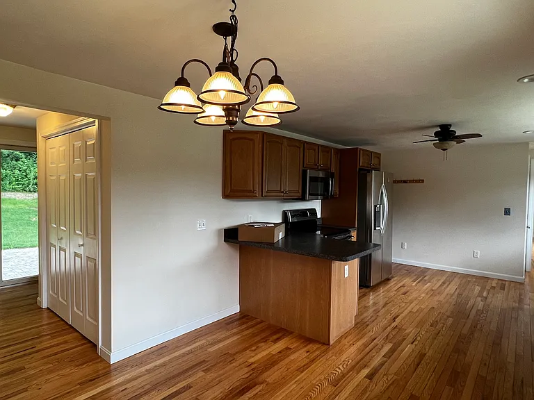 965 Worcester Rd — Photo 15