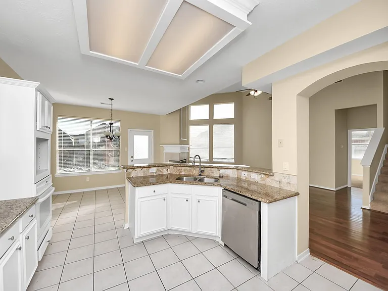 323 N Esplanade Ln — Photo 13