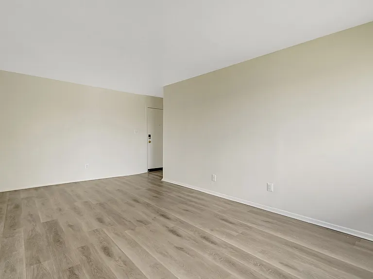 2904 Kings Chapel Rd — Photo 2