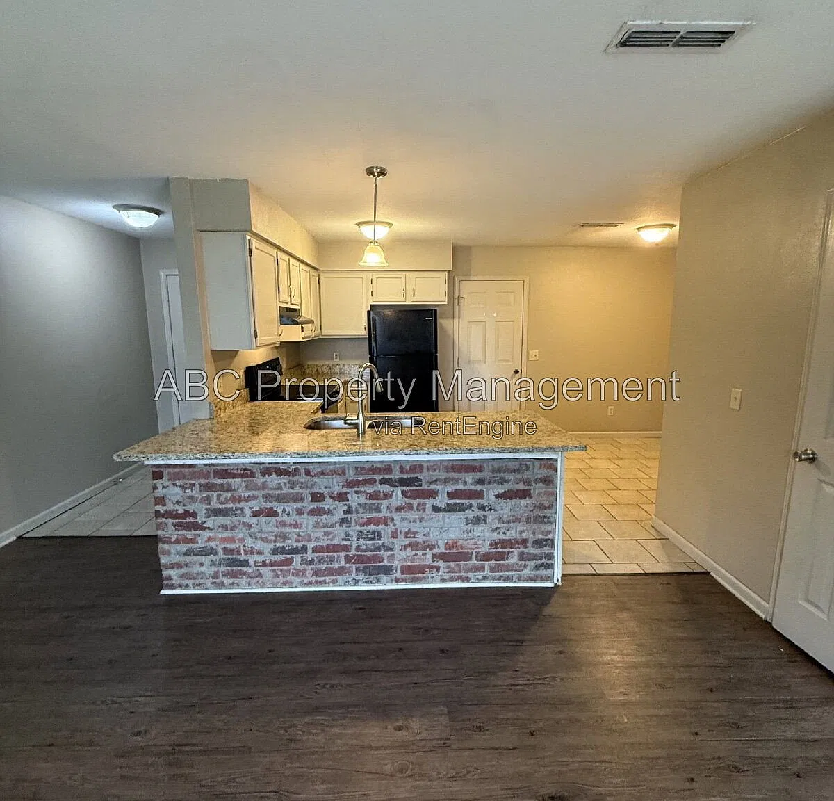 3 bed, 2.0 bath, $1,700 — Photo 2