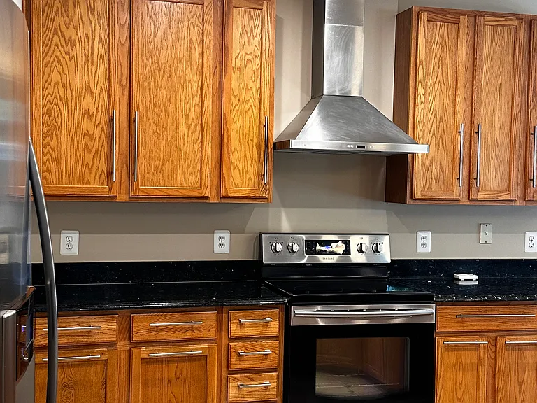Kitchen: all stainless steel appliances