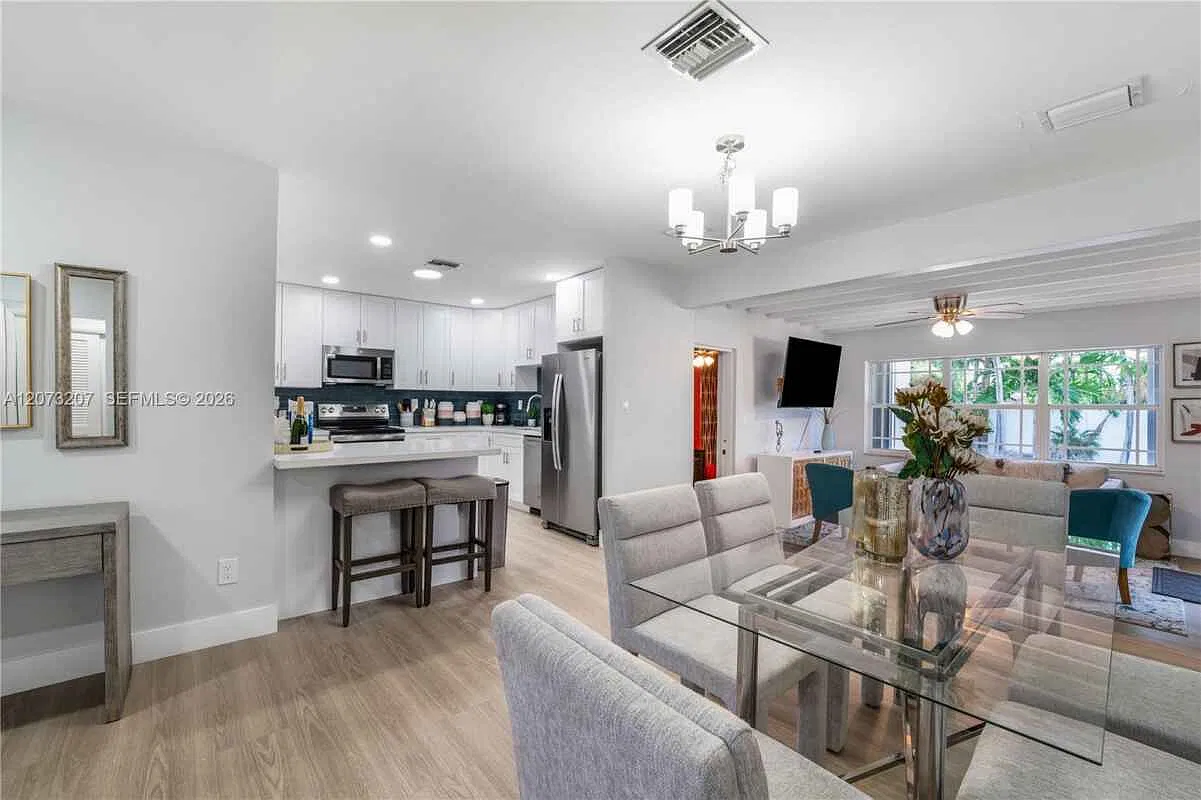 317 Se 3rd Ter Dania Beach, Fl 33004 — Photo 3