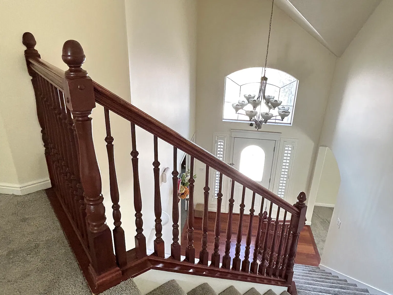 7 bed, 3.5 bath, 4400 sqft, $3,800 — Photo 3