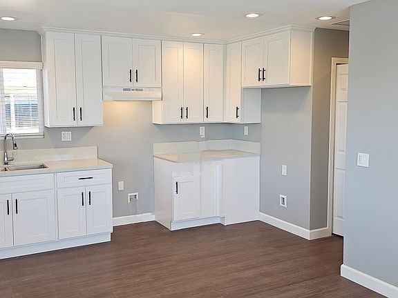 2nd image of 26631 Cypress St