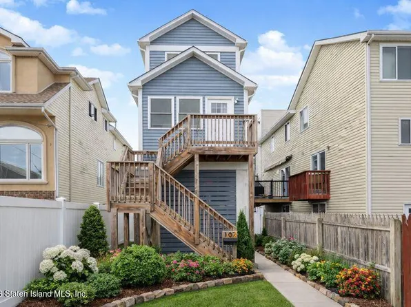 107 Baden Pl, Staten Island, NY 10306