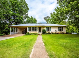 406 Longview St, Camden, TN 38320