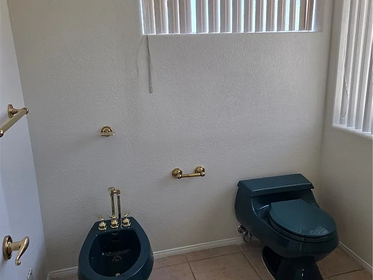 3013 W Oakey Blvd — Photo 20