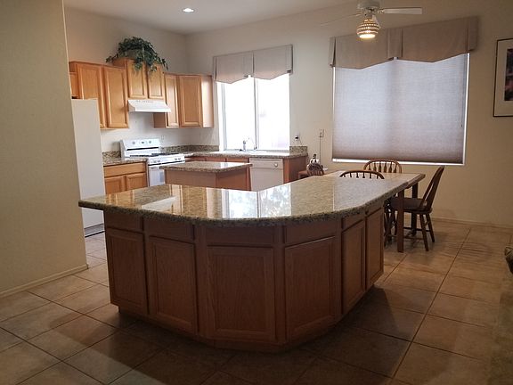 5th image of 938 W Redwood Dr