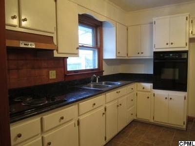 2nd image of 1007 Robert St