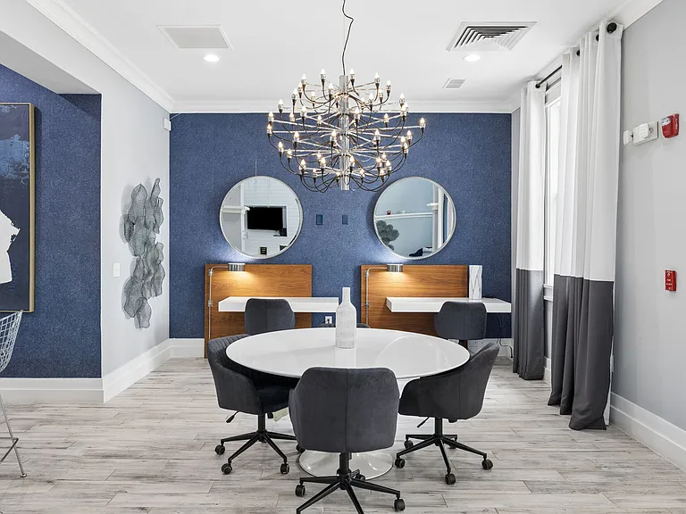 Luxe at 1820 — Photo 21
