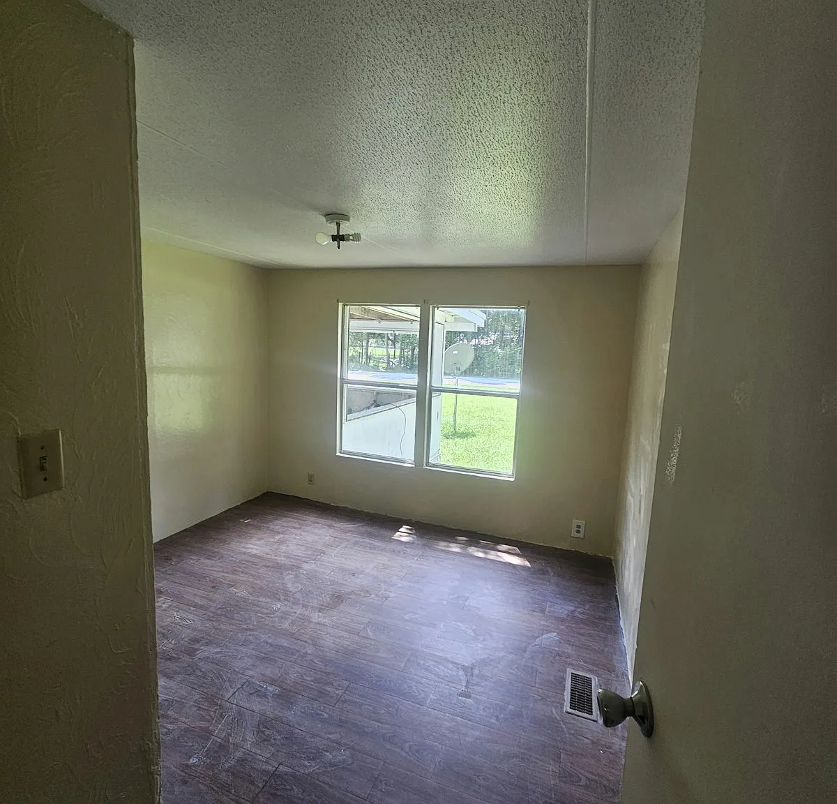 2751 Northwest 72nd Terrace — Photo 2