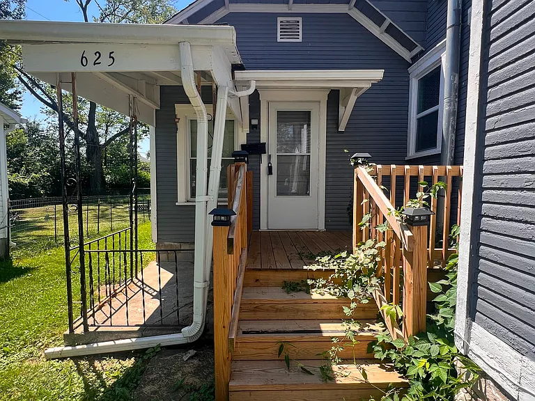 625 Wood St — Photo 1