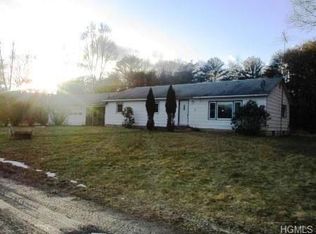 2 Lang Rd, Cuddebackville, NY 12729