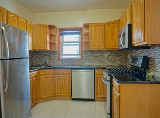 194 Battery Ave #2F, Brooklyn, NY 11209