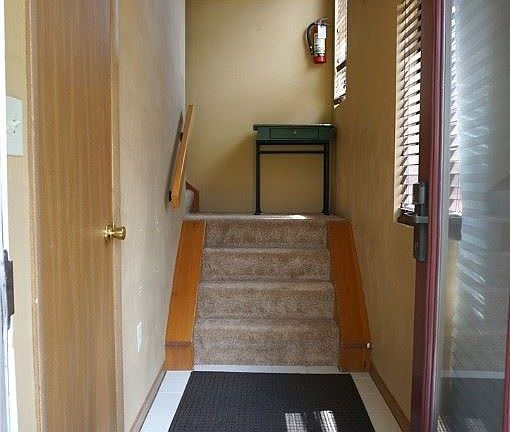 3rd image of Y12 Sunridge Dr
