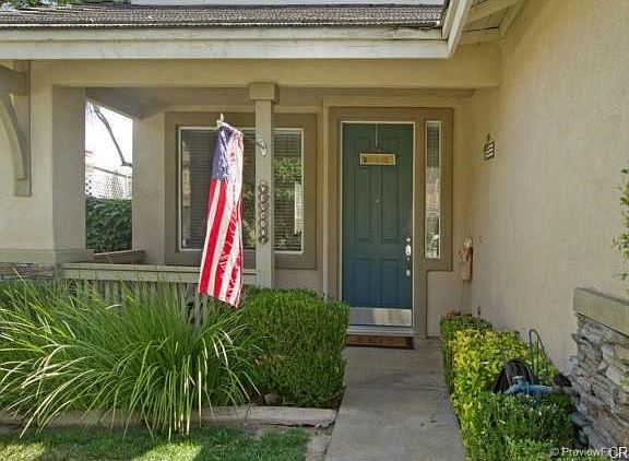 5th image of 29574 Cambridge Dr