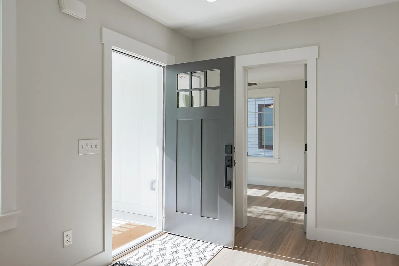 3 bed, 1085 sqft, $2,900 — Photo 3