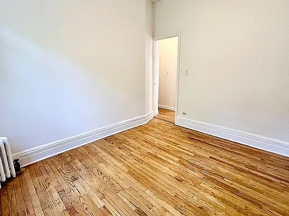 3rd image of 195 Spring St APT 10