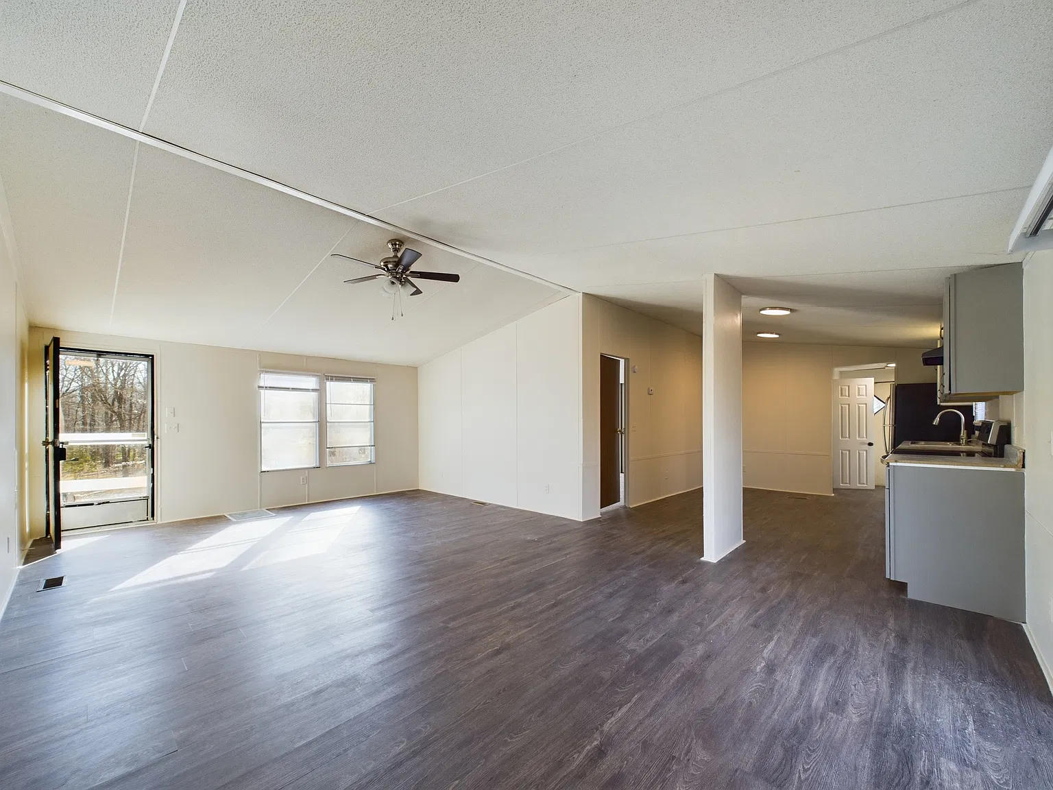 3 bed, 1800 sqft, $1,500 — Photo 4
