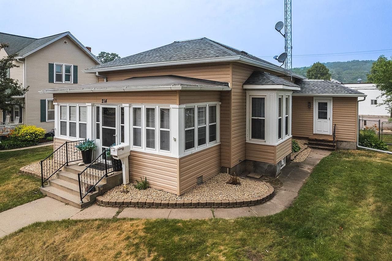 214 5th Avenue, Baraboo, WI 53913 MLS 1959319 Zillow