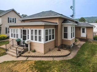 214 5th Ave, Baraboo, WI 53913