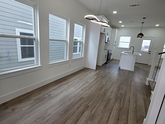 4th image of 1407 Odd Fellow St