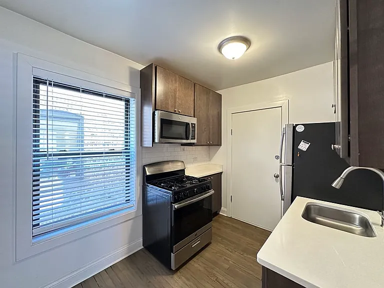 2641 N Spaulding Ave #E3 — Photo 3
