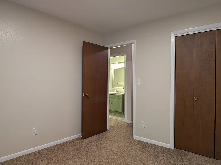 2408 S Gladys Ave — Photo 21