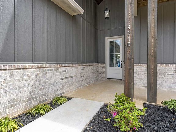 3rd image of 4210 Savannah Hills Ln