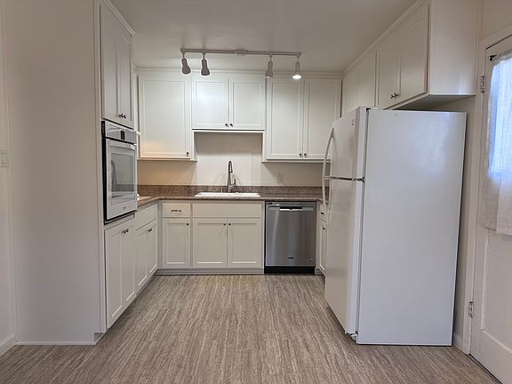 4th image of 1507 Sierra St