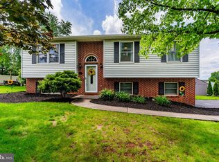 404 Clover Rd, Etters, PA 17319