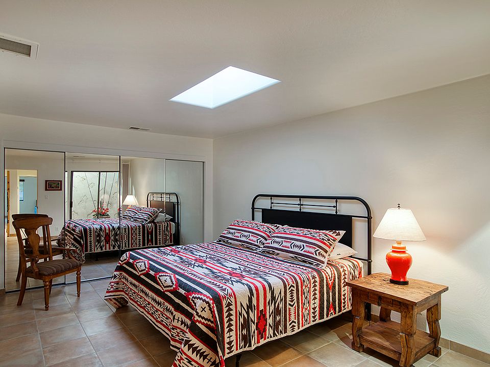 Guest Bedroom - NEW Iron King Bed & Mattress - Connected to Atrium