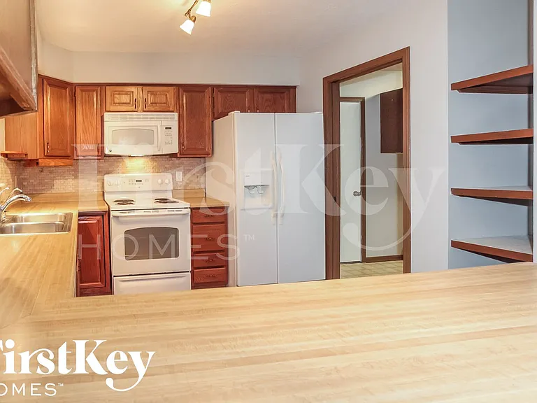 6921 Mapleton Ct — Photo 5