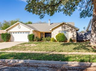 7007 Forestview Dr, Arlington, TX 76016