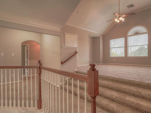 4th image of 2718 Nutwood Dr