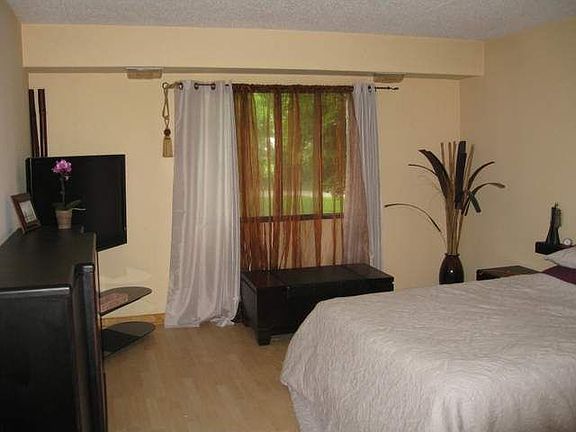 5th image of 450 Plum Creek Dr #4043
