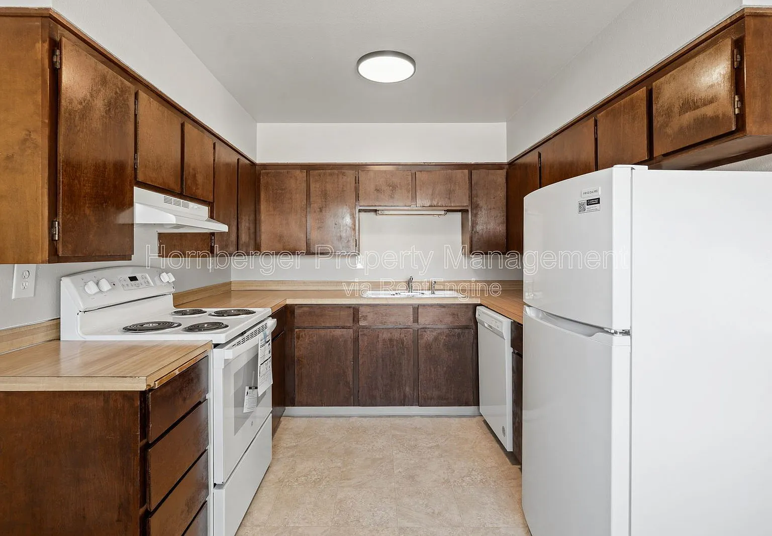 2 bed, 1.0 bath, 796 sqft, $1,275 — Photo 1