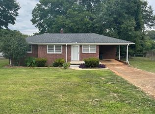 30 Gardenia Dr, Greenville, SC 29617