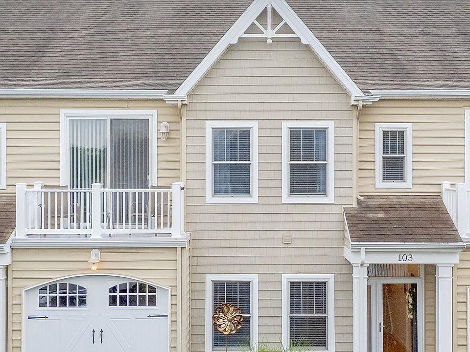 1st image of 2 Smithfield Ct Unit 103