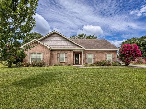1502 Woodline Dr, Dothan, AL 36303