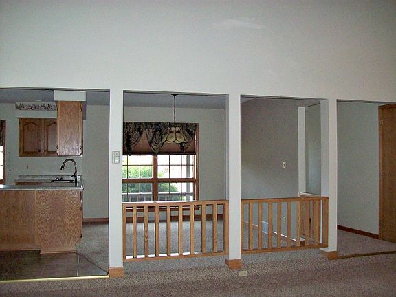 4th image of 1200 S Hemlock St