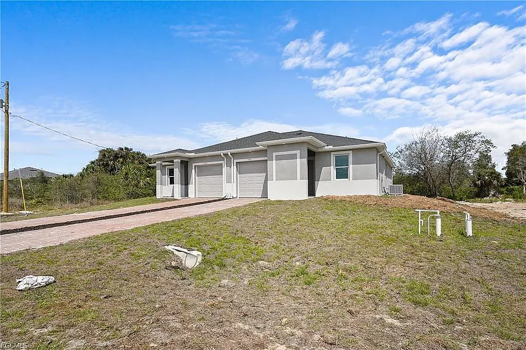 3 bed, 1300 sqft, $1,800 — Photo 1